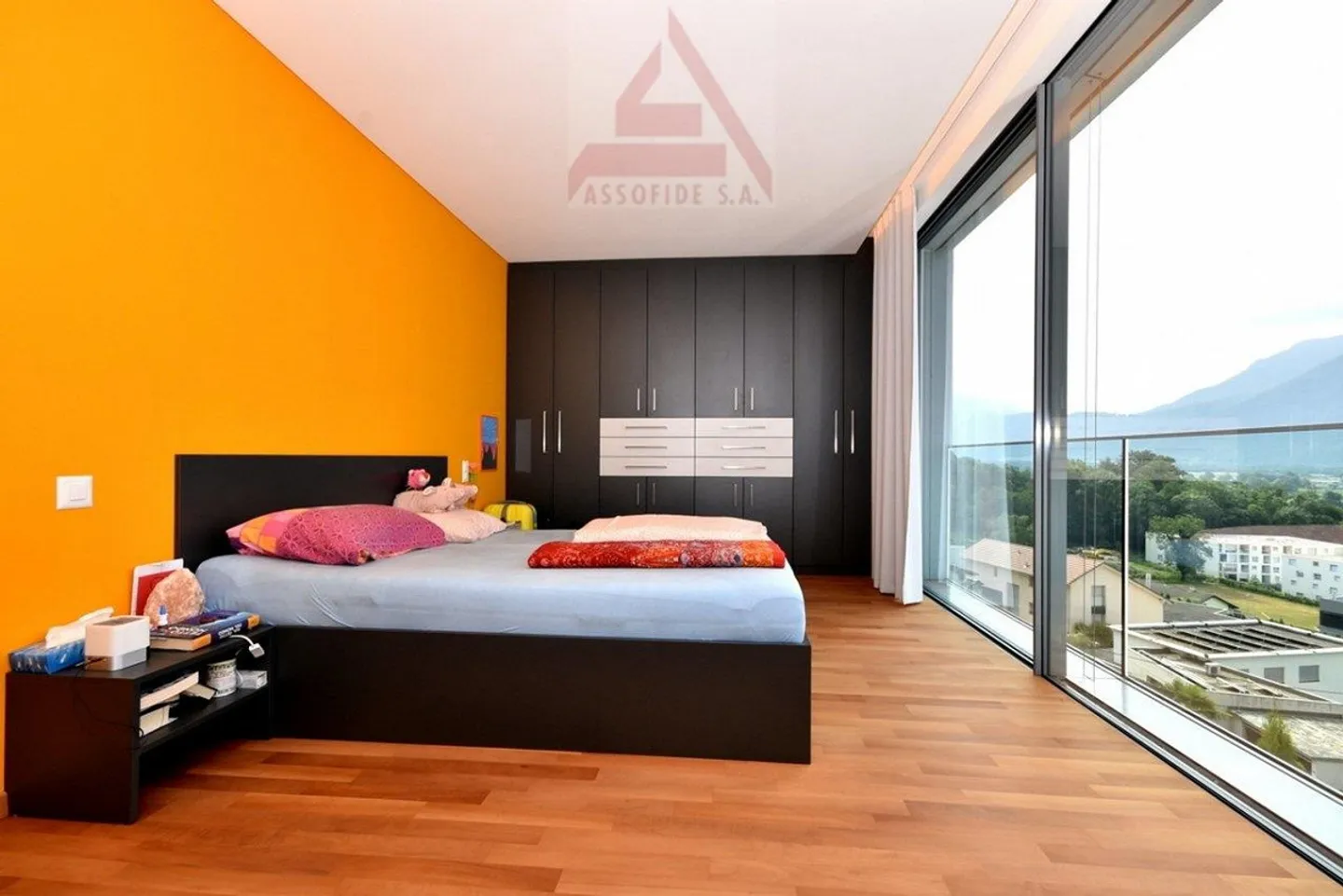 Moderne 3-Einheiten Haus - Foto 4 von 8