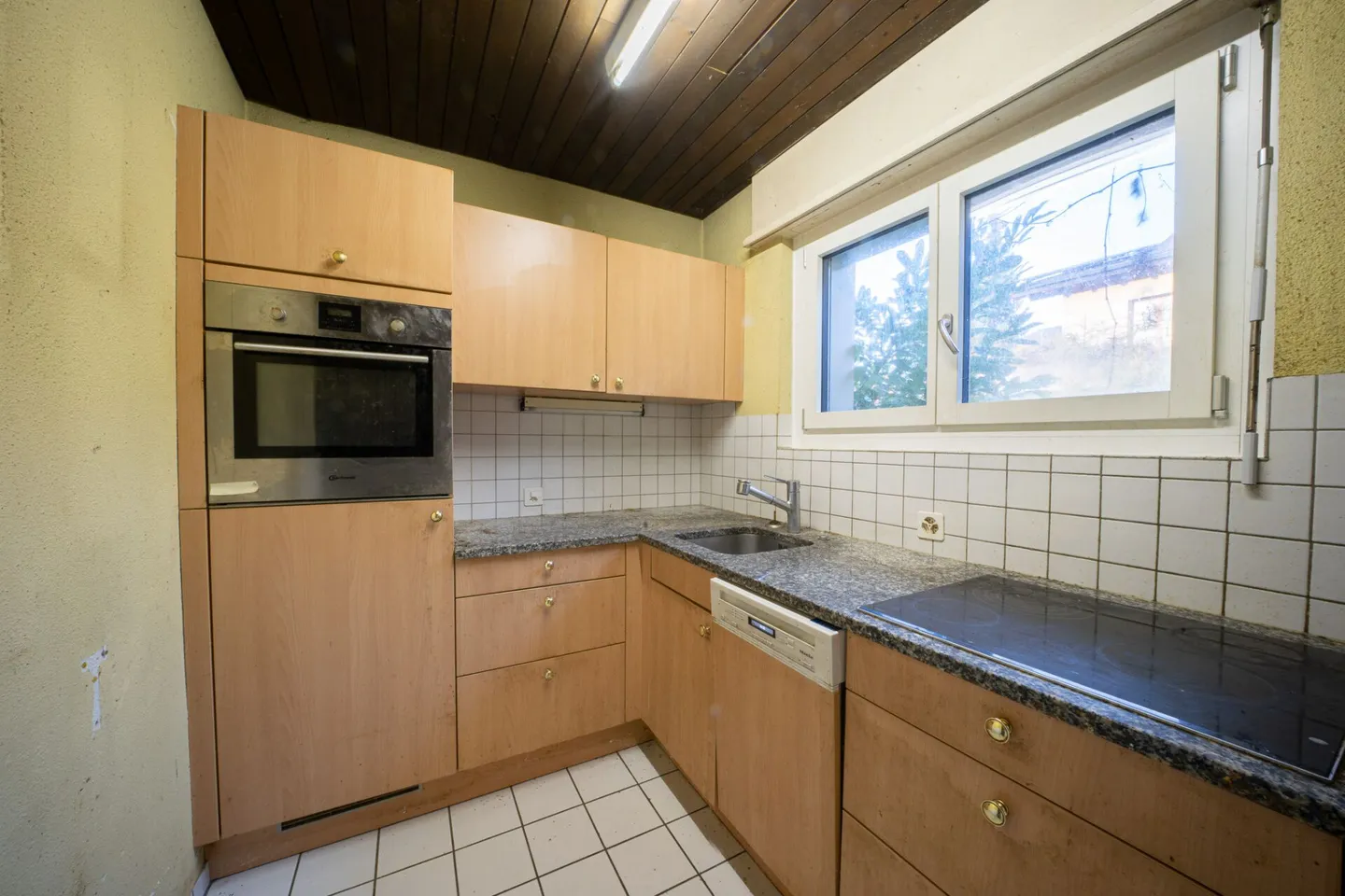 7.5 Zimmer-Einfamilienhaus mit 700 m2 Land am Fusse des Frickbergs - Foto 13 von 13