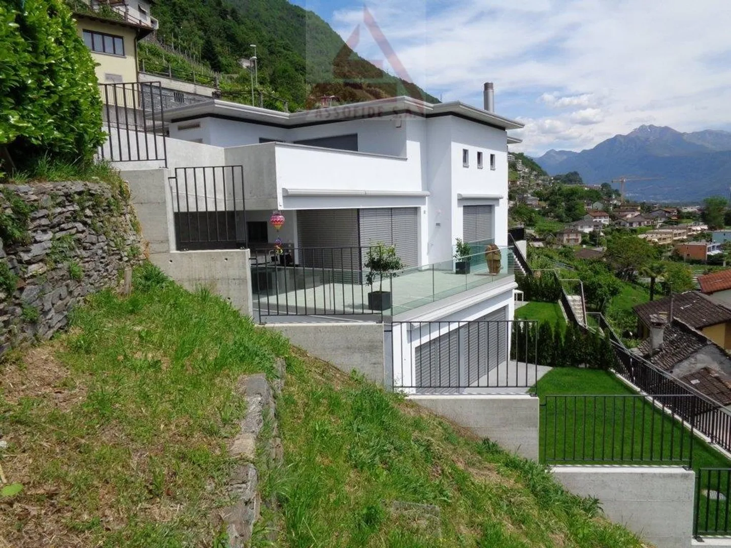 Moderne 3-Einheiten Haus - Foto 8 von 8