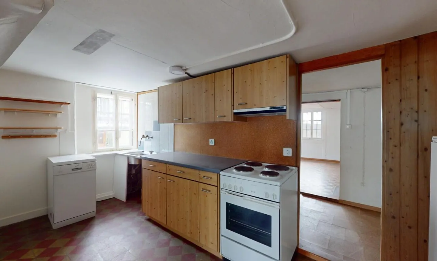 Maison jumelée de 8 pièces classée au patrimoine à un emplacement central - Photo 1 sur 13