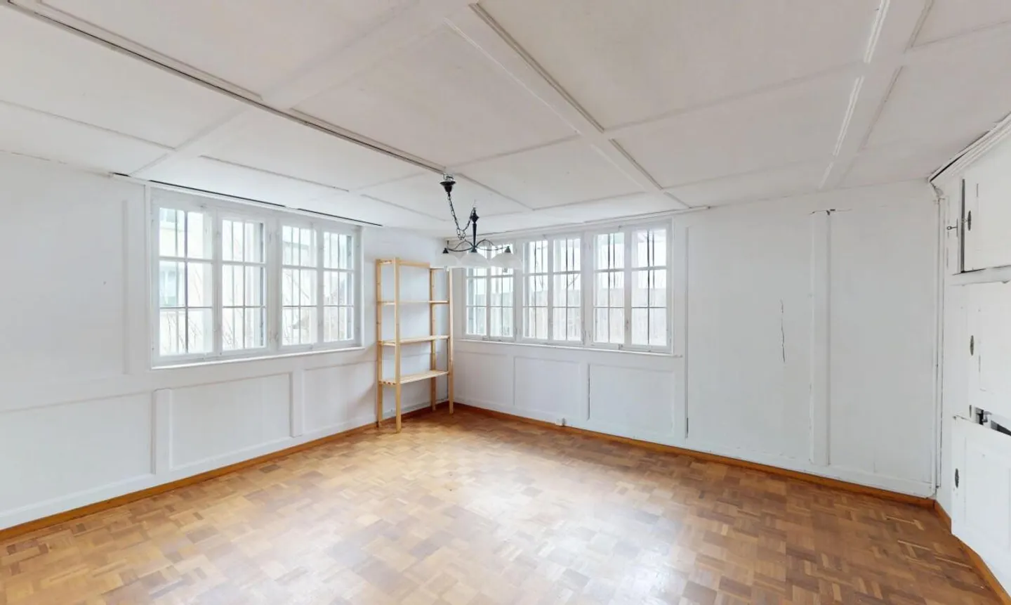 Maison jumelée de 8 pièces classée au patrimoine à un emplacement central - Photo 4 sur 13