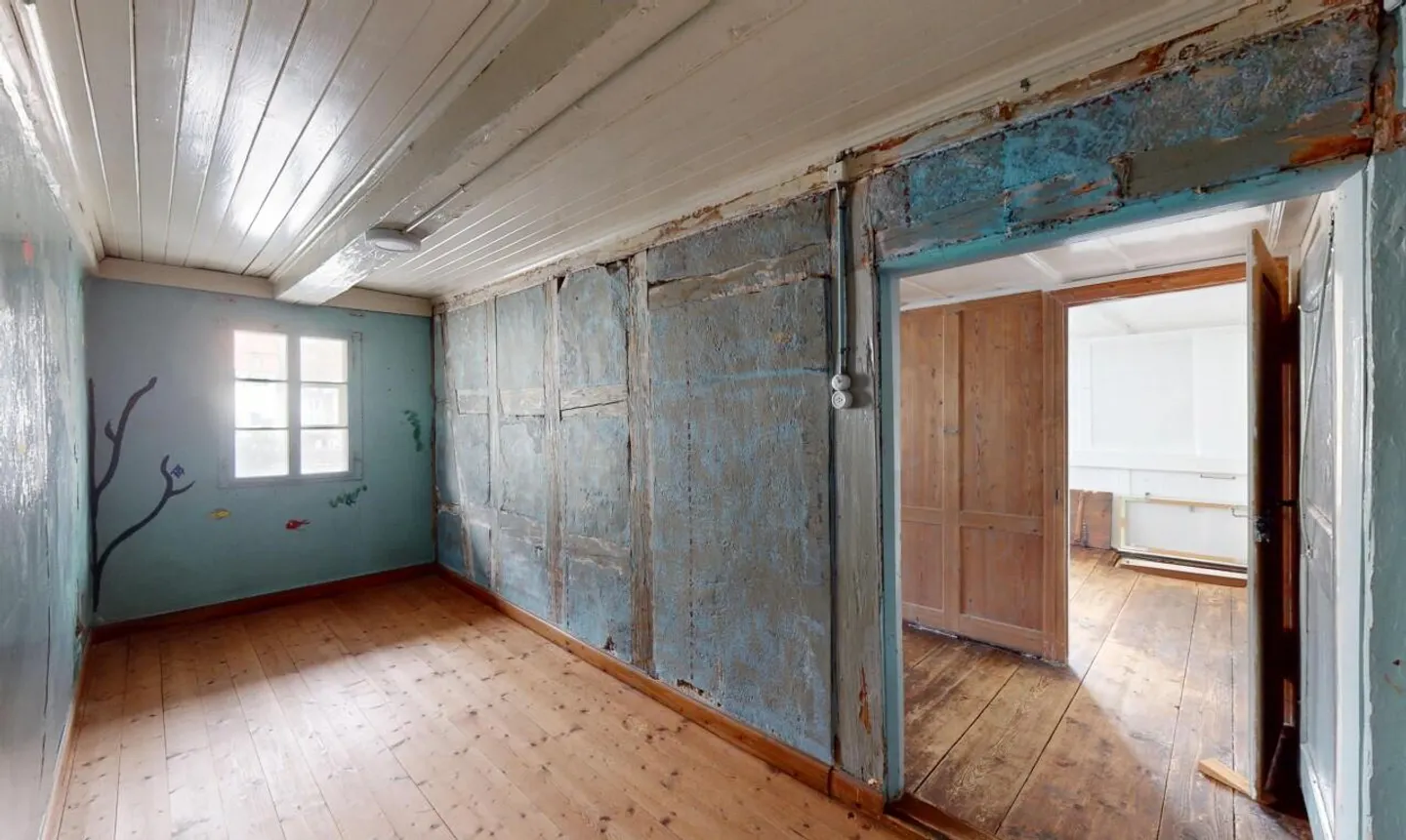 Maison jumelée de 8 pièces classée au patrimoine à un emplacement central - Photo 9 sur 13