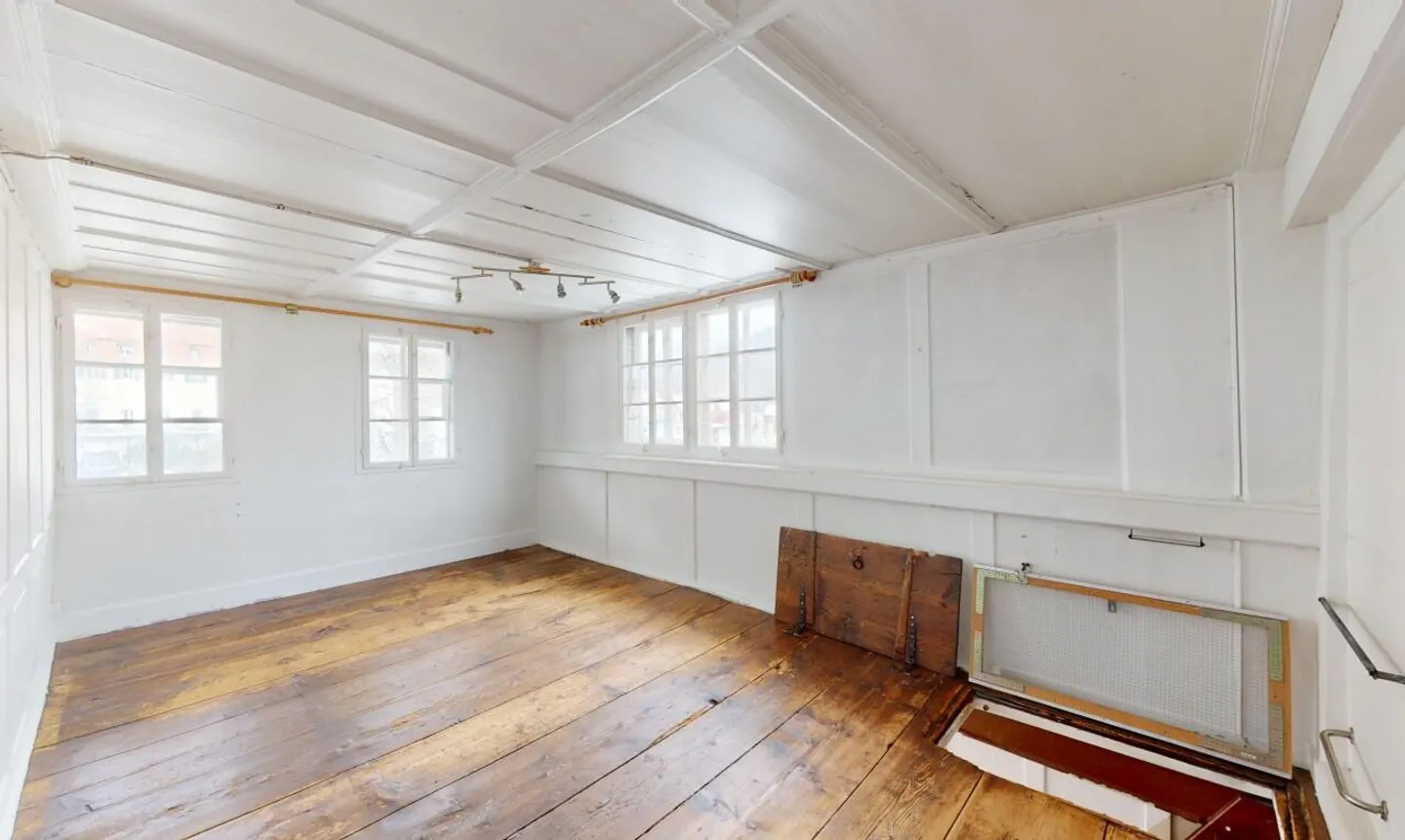 Maison jumelée de 8 pièces classée au patrimoine à un emplacement central - Photo 11 sur 13