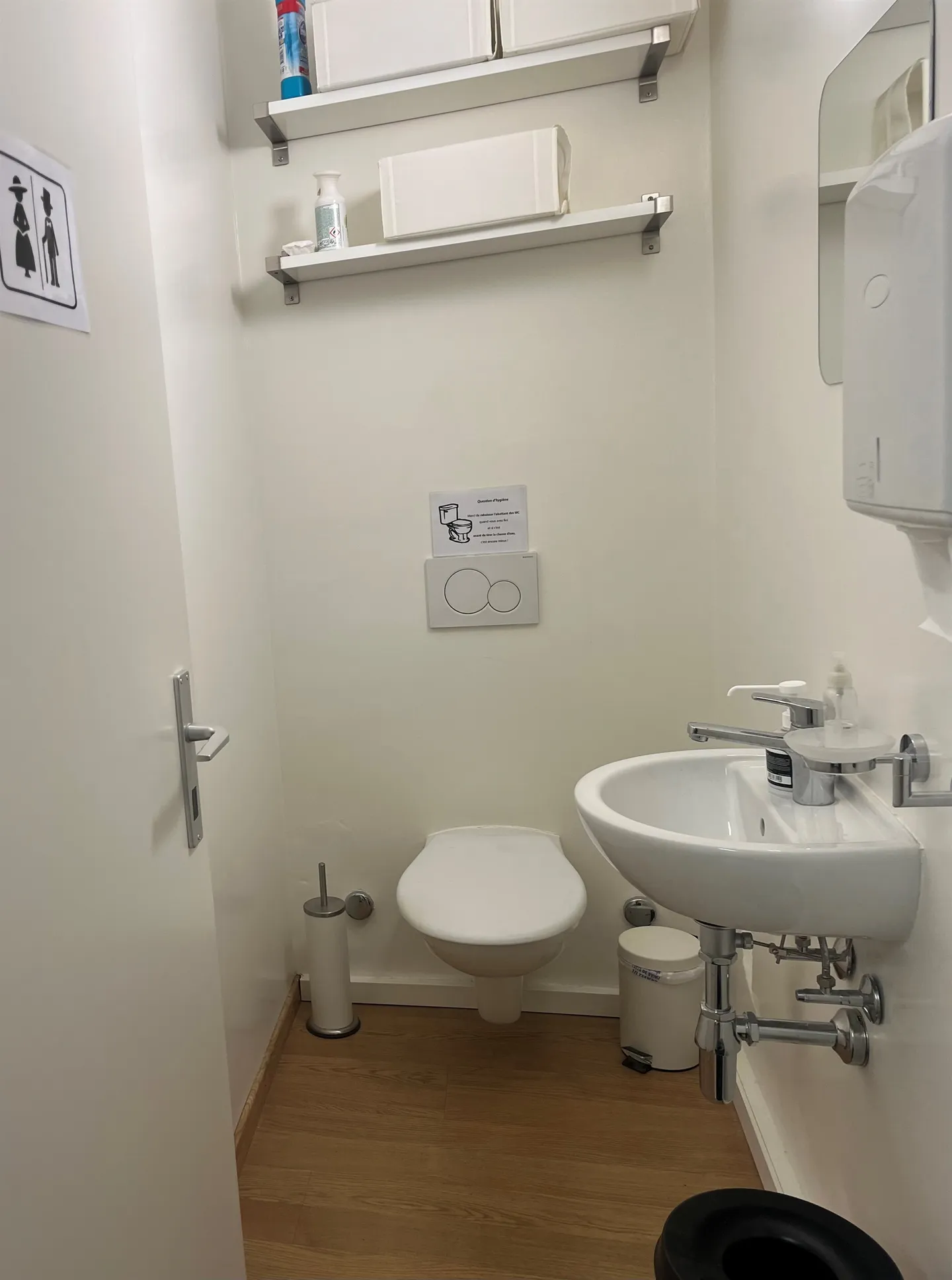 Office space for rent - Photo 9 of 11