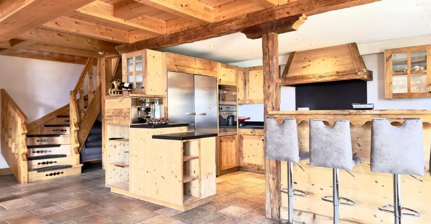 Charming Chalet with Mountain Views - Photo 8 of 11