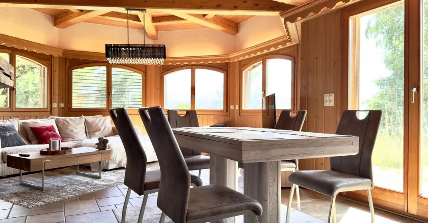 Charming Chalet with Mountain Views - Photo 5 of 11