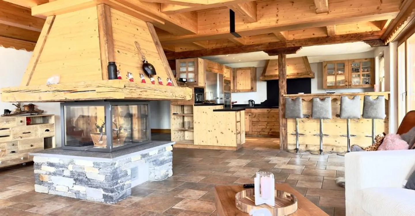 Charming Chalet with Mountain Views - Photo 6 of 11