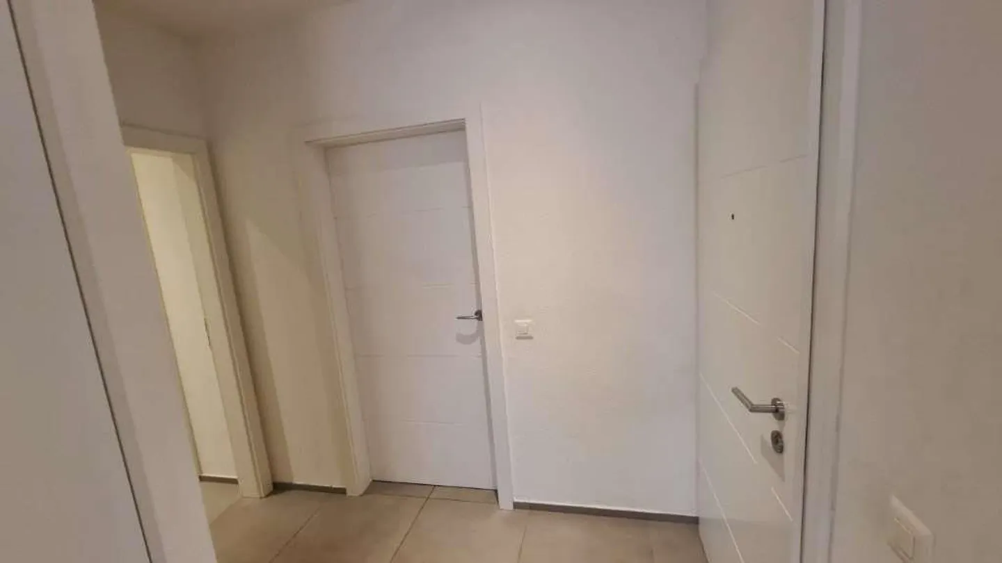 STABIO: LARGE 4.5 ROOM PANORAMIC AND QUIET APARTMENT - Photo 6 of 13