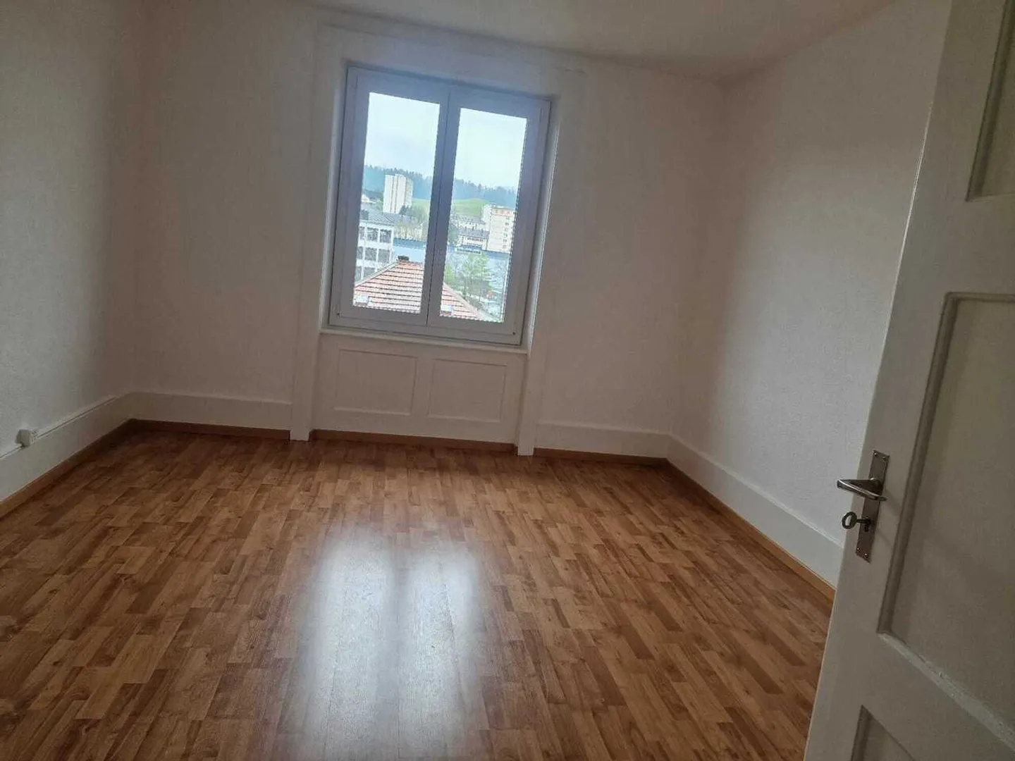 APPARTAMENTO DI 3 LOCALI AL 1° PIANO CON BALCONE - Foto 5 di 7