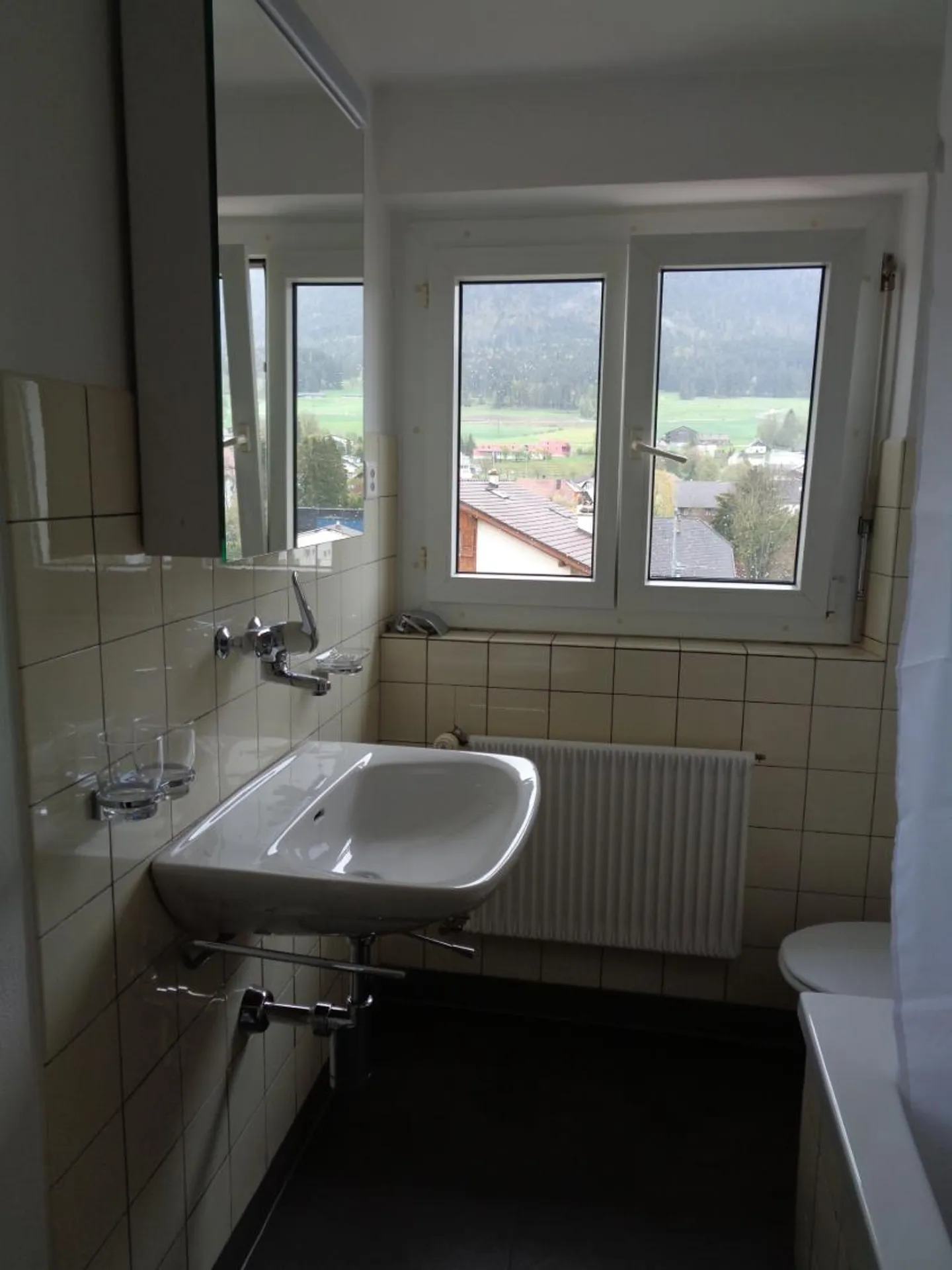 Appartement dans un quartier calme et ensoleillé - Photo 7 sur 12