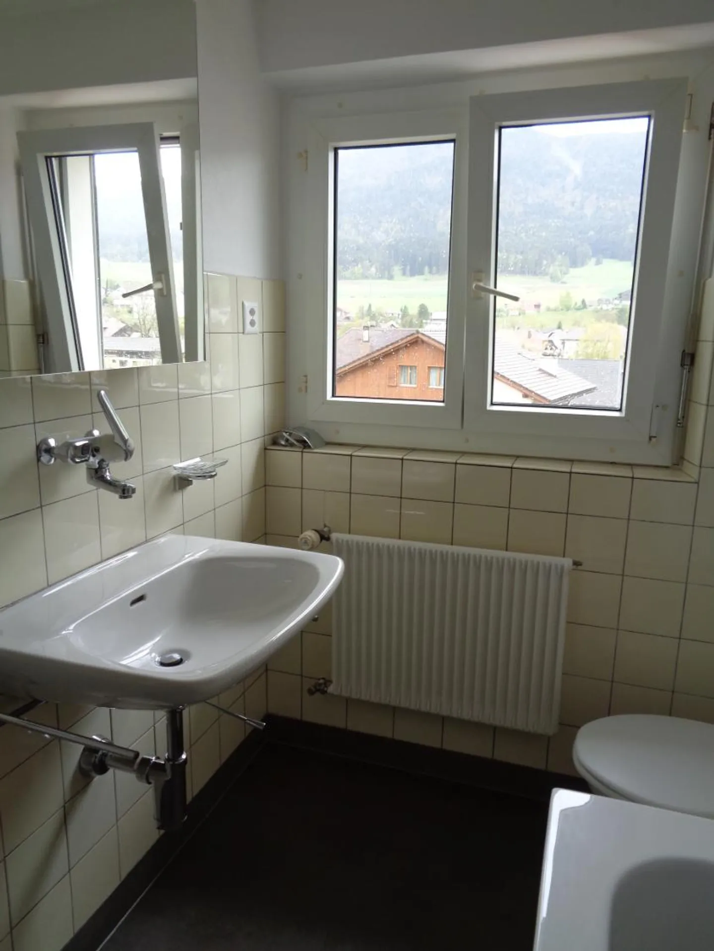 Appartement dans un quartier calme et ensoleillé - Photo 8 sur 12