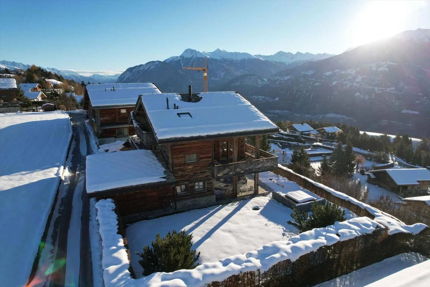 Magnifico chalet in legno antico con vista panoramica - Foto 3 di 13