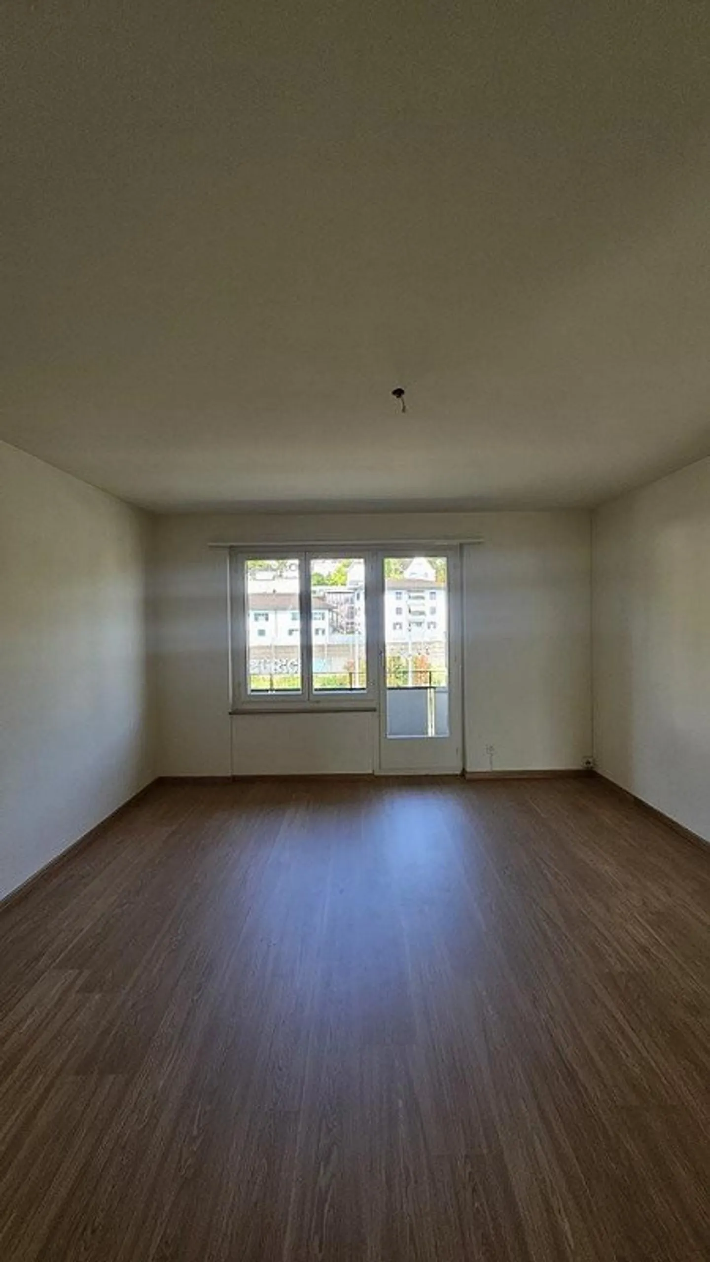 Limité jusqu'au 30.09.2028 - Appartement à la gare d'Adliswil - Photo 4 sur 9