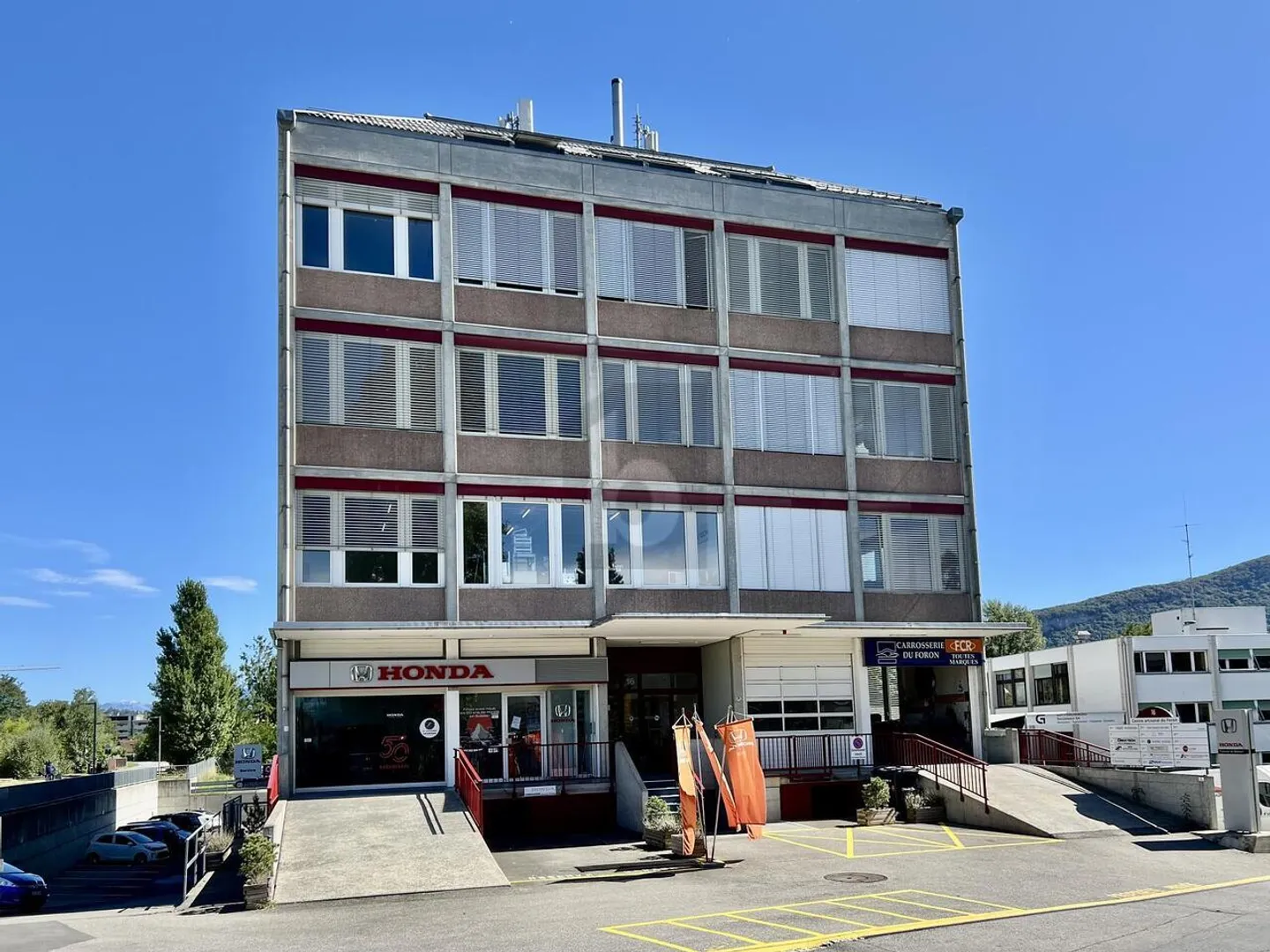 BÜROFLÄCHE MIT HOHEN DECKEN GEGEBEN SALEVE - Foto 1 von 6