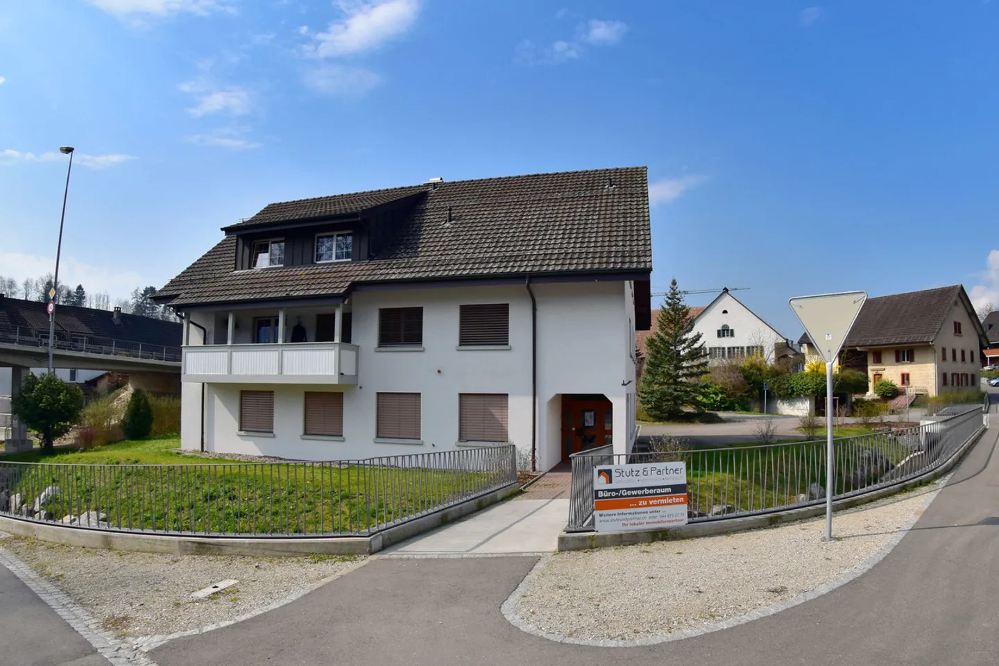 Repräsentative und vielseitige Geschäftsräumlichkeiten - Foto 1 von 9