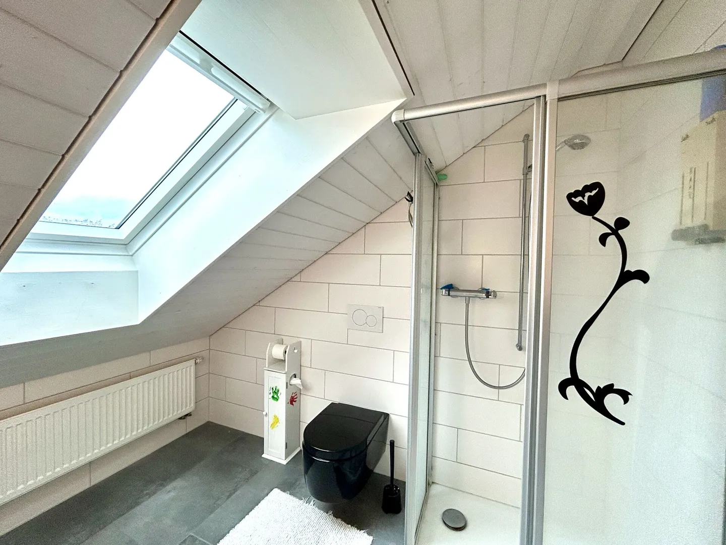 Maison individuelle dans un emplacement calme avec des possibilités polyvalentes ! - Photo 16 sur 17