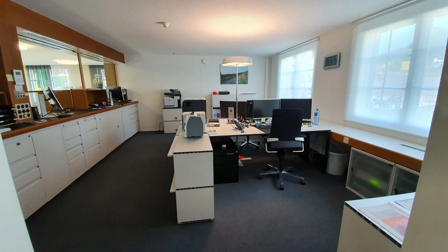 Repräsentative und vielseitige Geschäftsräumlichkeiten - Foto 5 von 9