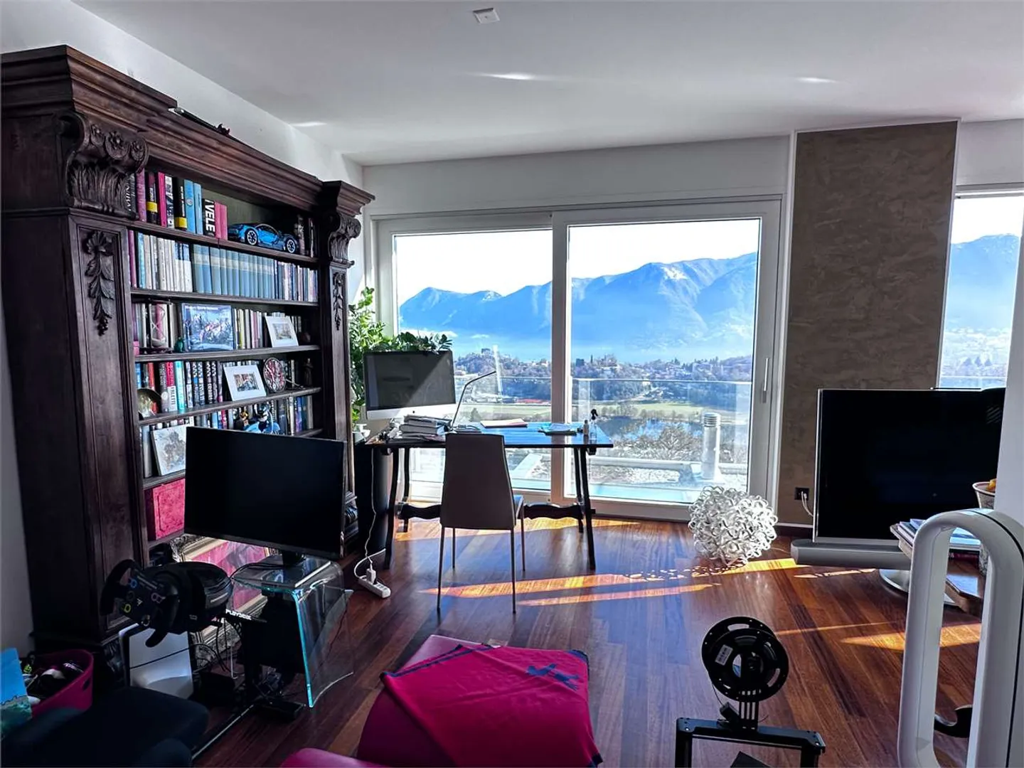 Attico esclusivo con terrazza panoramica e vista sui due laghi - Foto 10 di 21