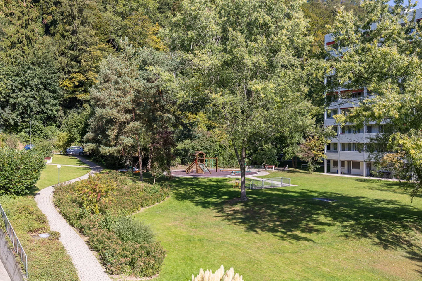 WOHNEN IM GRÜNEN - Foto 1 von 8