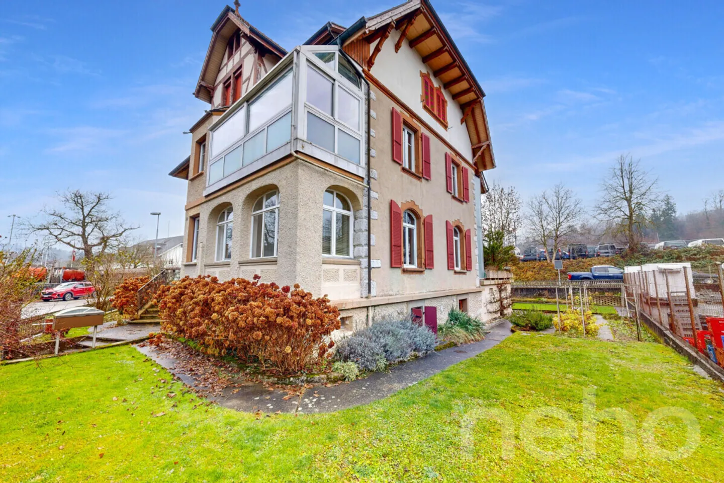 Ampia casa bifamiliare con carattere e potenziale - Foto 2 di 12