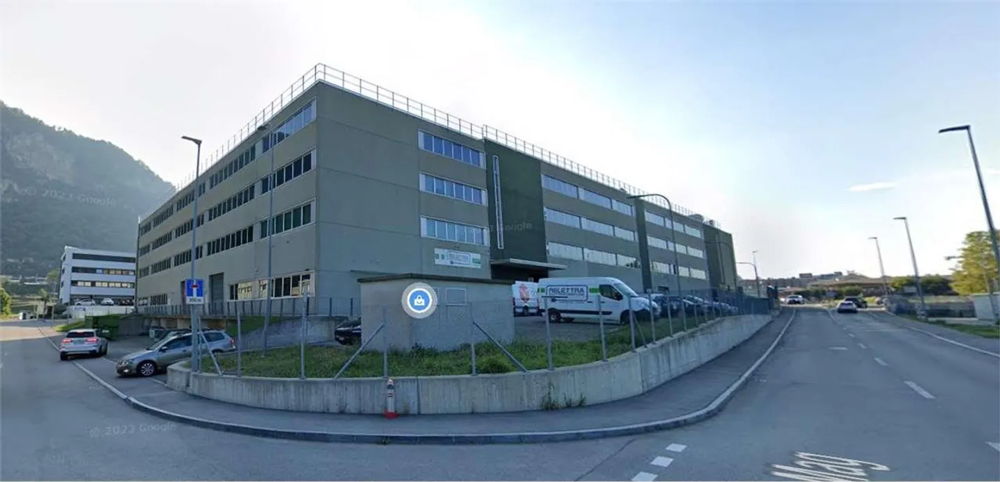 Spazioso spazio commerciale a Mendrisio - Foto 1 di 5