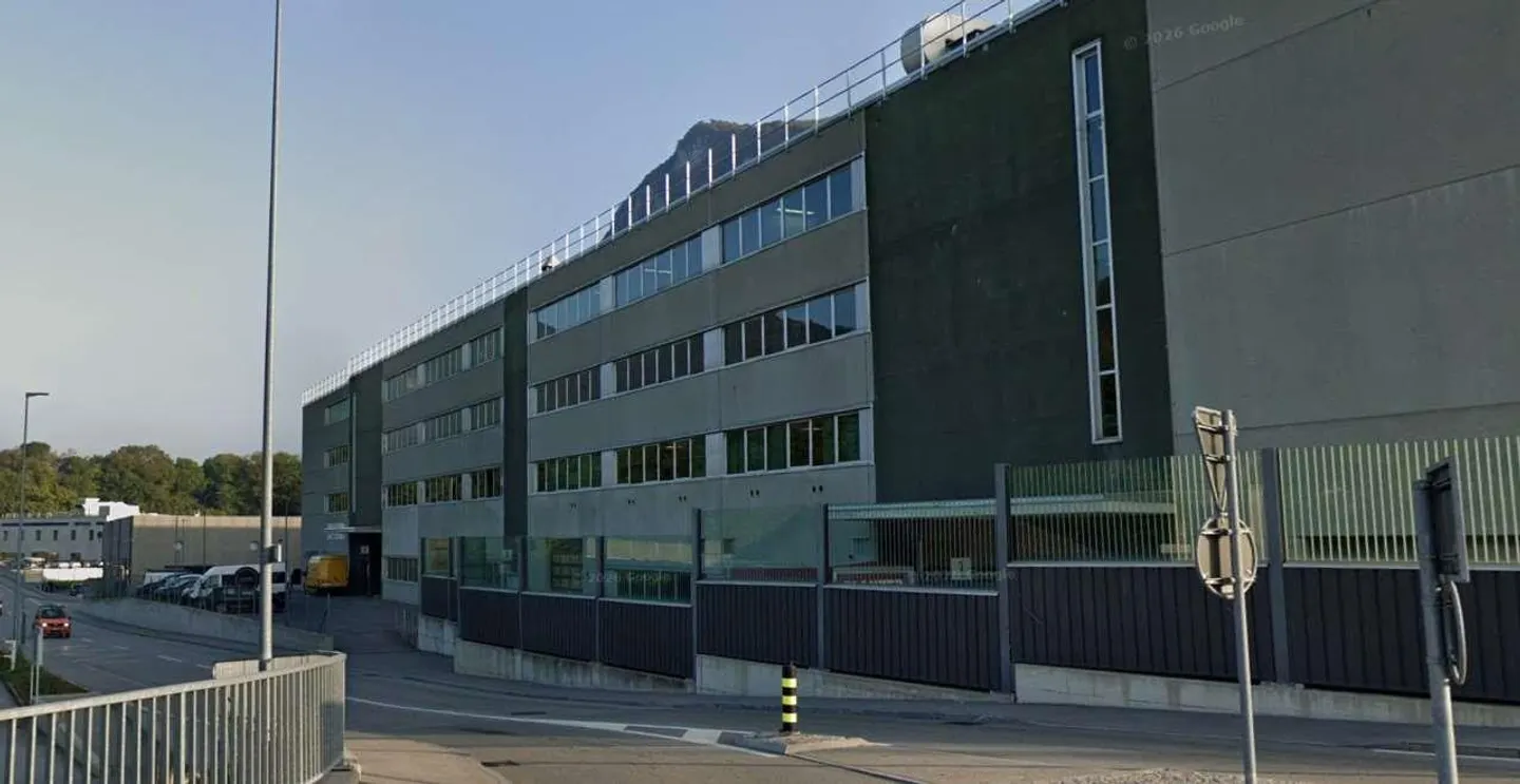 Spazioso spazio commerciale a Mendrisio - Foto 2 di 5