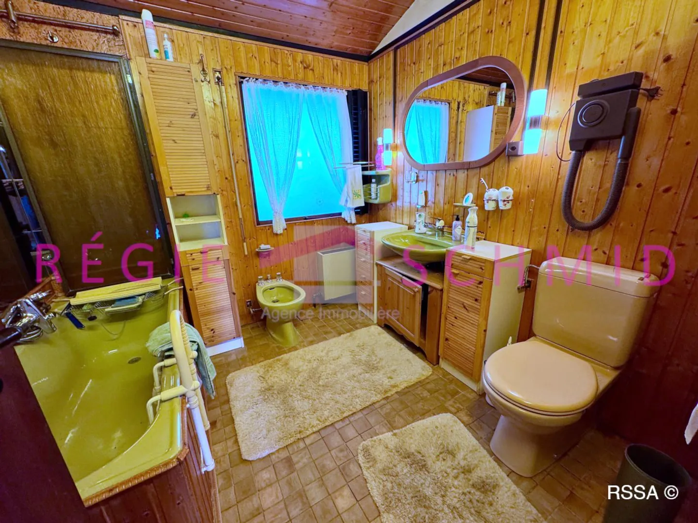 6-room House - Photo 9 of 10