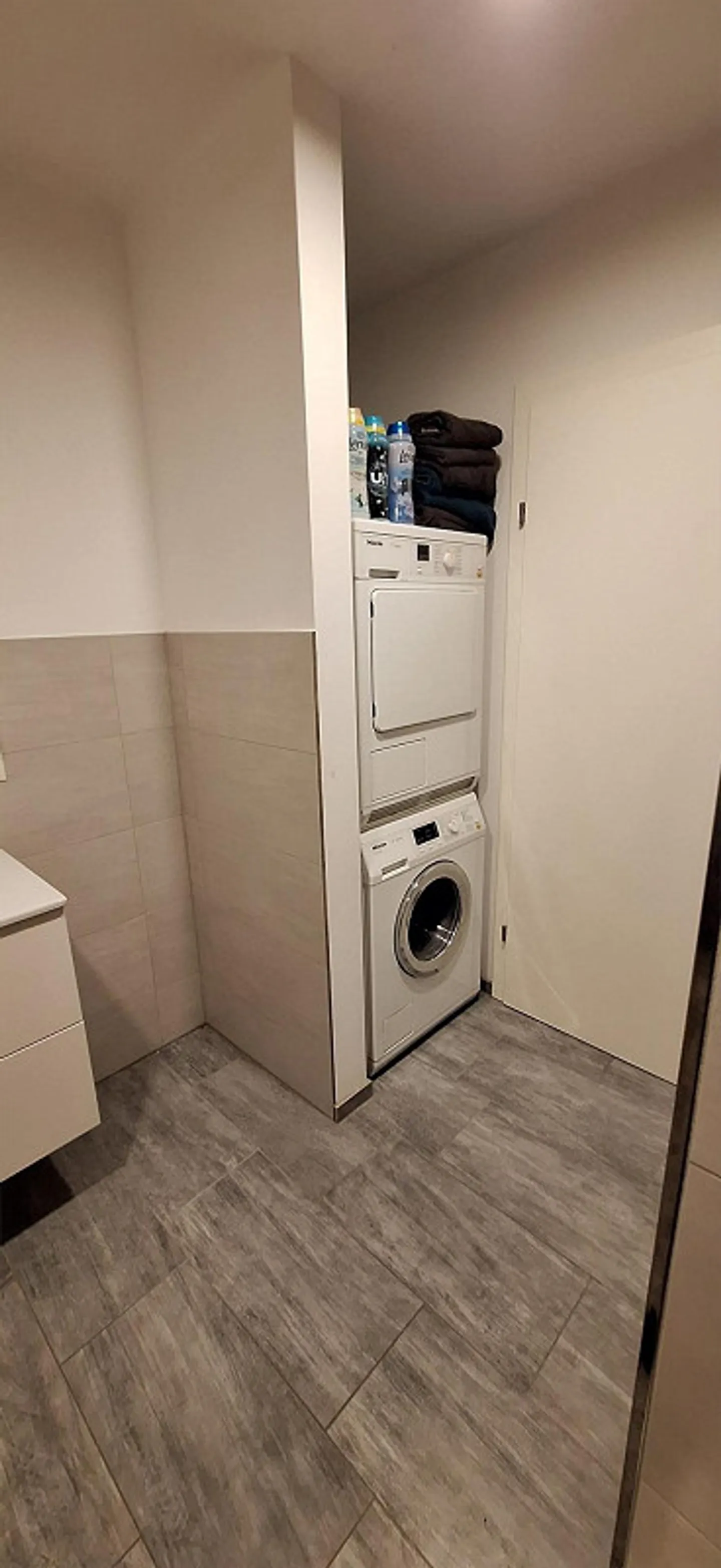 Moderne 2.5 Zimmerwohnung Othmarsingen - Foto 3 von 5