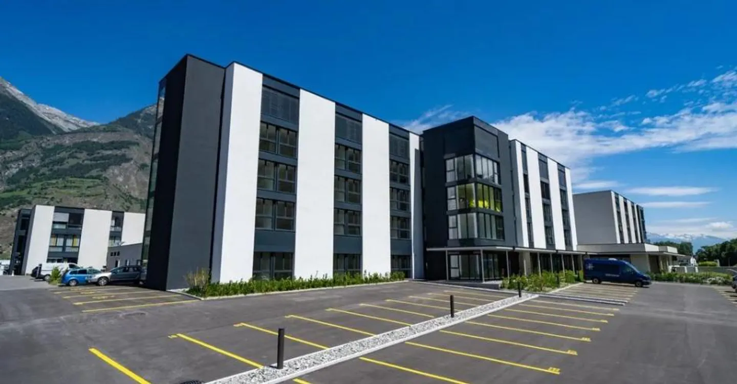 A saisir - Places de parc à louer aux abords de la cliniques CIC à Sax - Foto 1 von 1