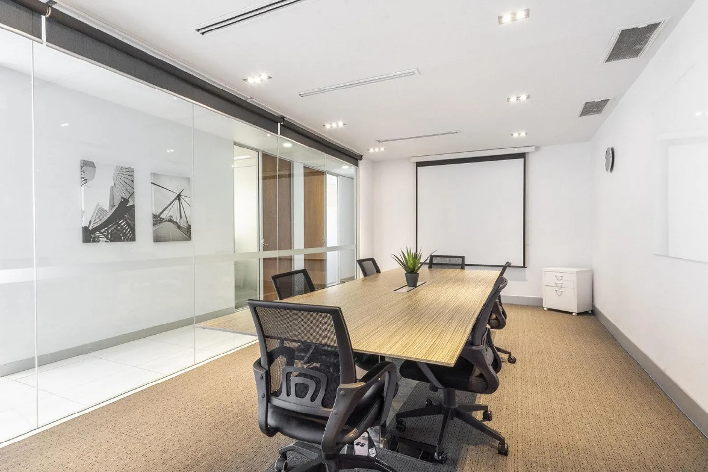Bureau privé pour 4 personnes à Regus Spoom Green City, Manegg - Photo 5 sur 7