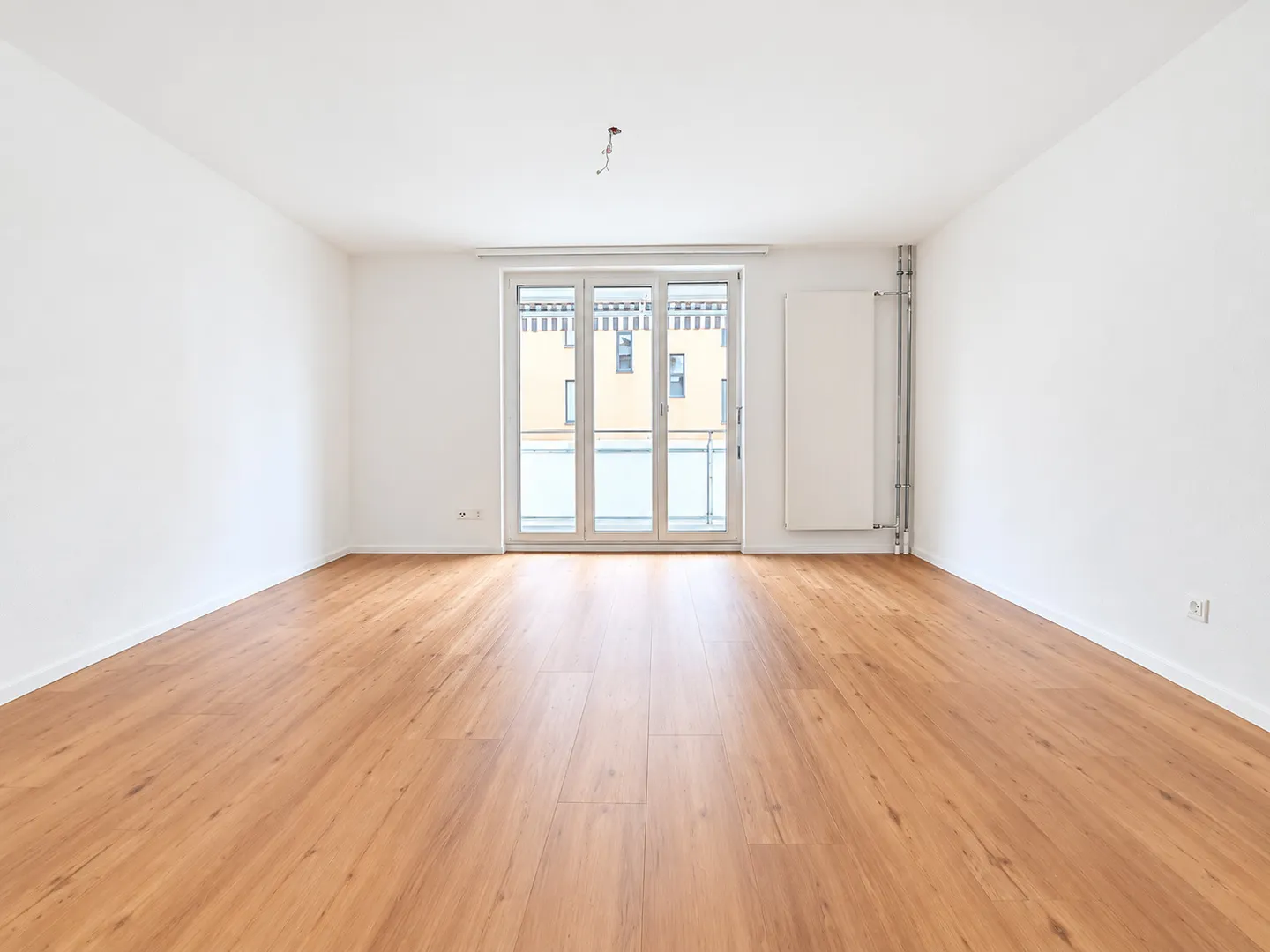 Beautiful apartment in a well-maintained property - Photo 4 of 10