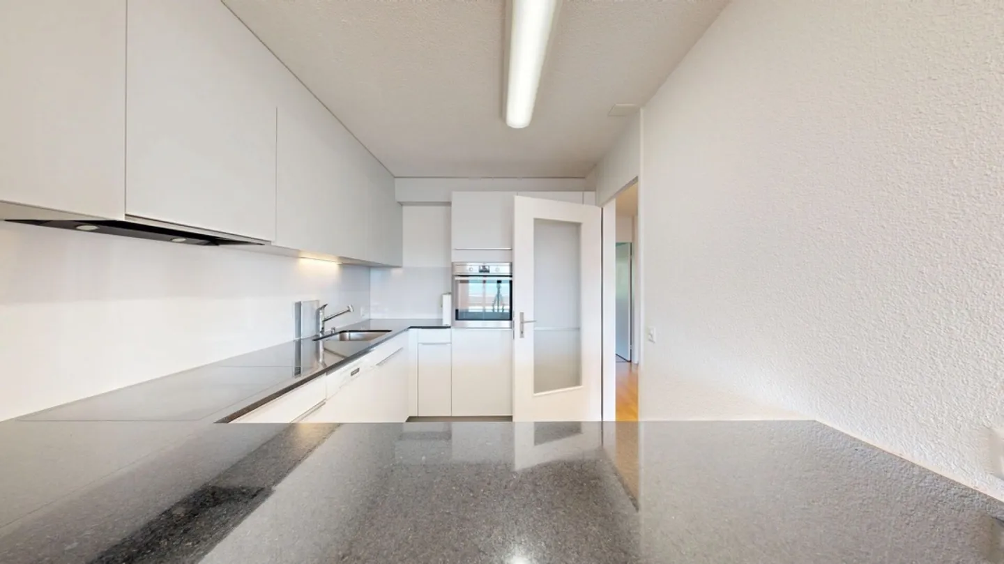 Stilvolles Apartment mit Skylineblick - Foto 9 von 14