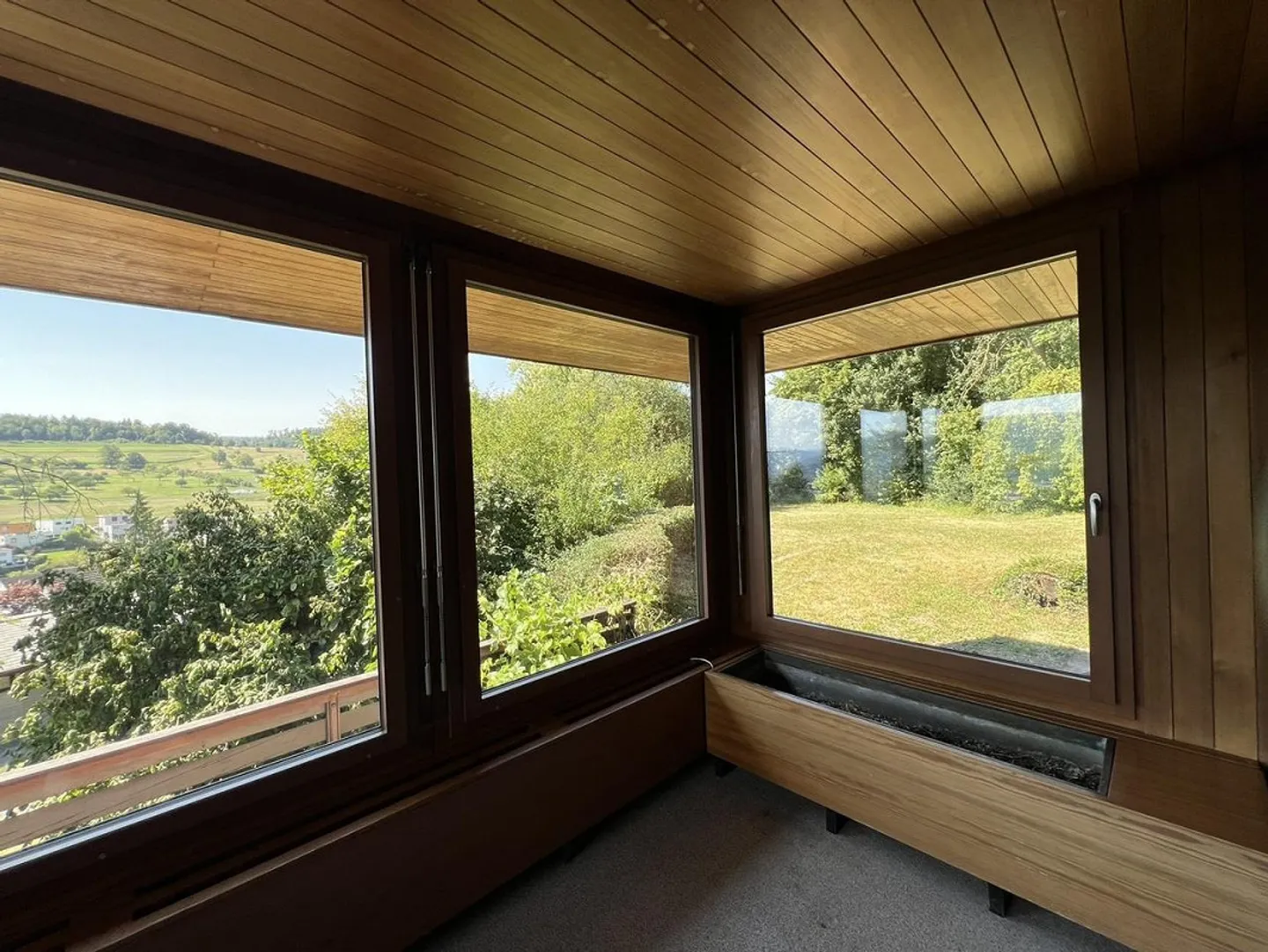 Maison d'architecte imposante avec grand espace environnant - Photo 10 sur 19