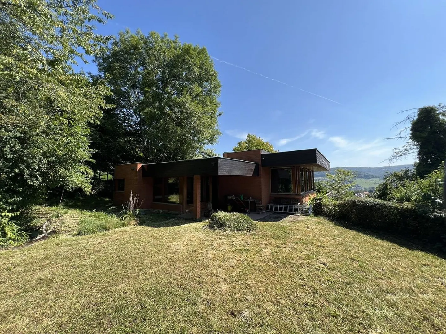 Maison d'architecte imposante avec grand espace environnant - Photo 17 sur 19