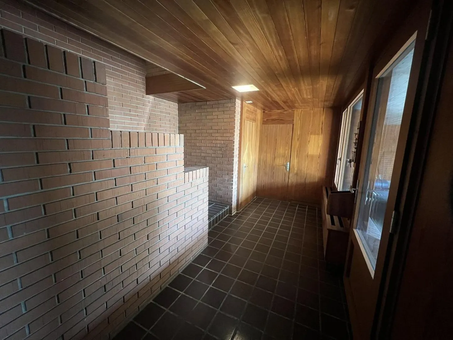 Maison d'architecte imposante avec grand espace environnant - Photo 5 sur 19