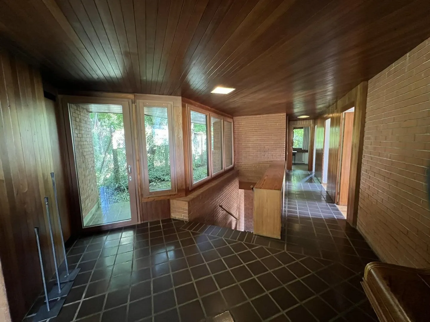 Maison d'architecte imposante avec grand espace environnant - Photo 7 sur 19
