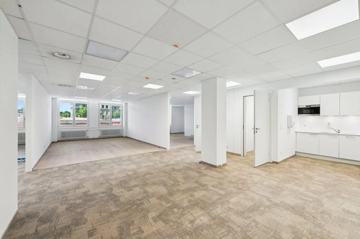 Surface de bureaux dans immeuble historique - Photo 6 sur 11