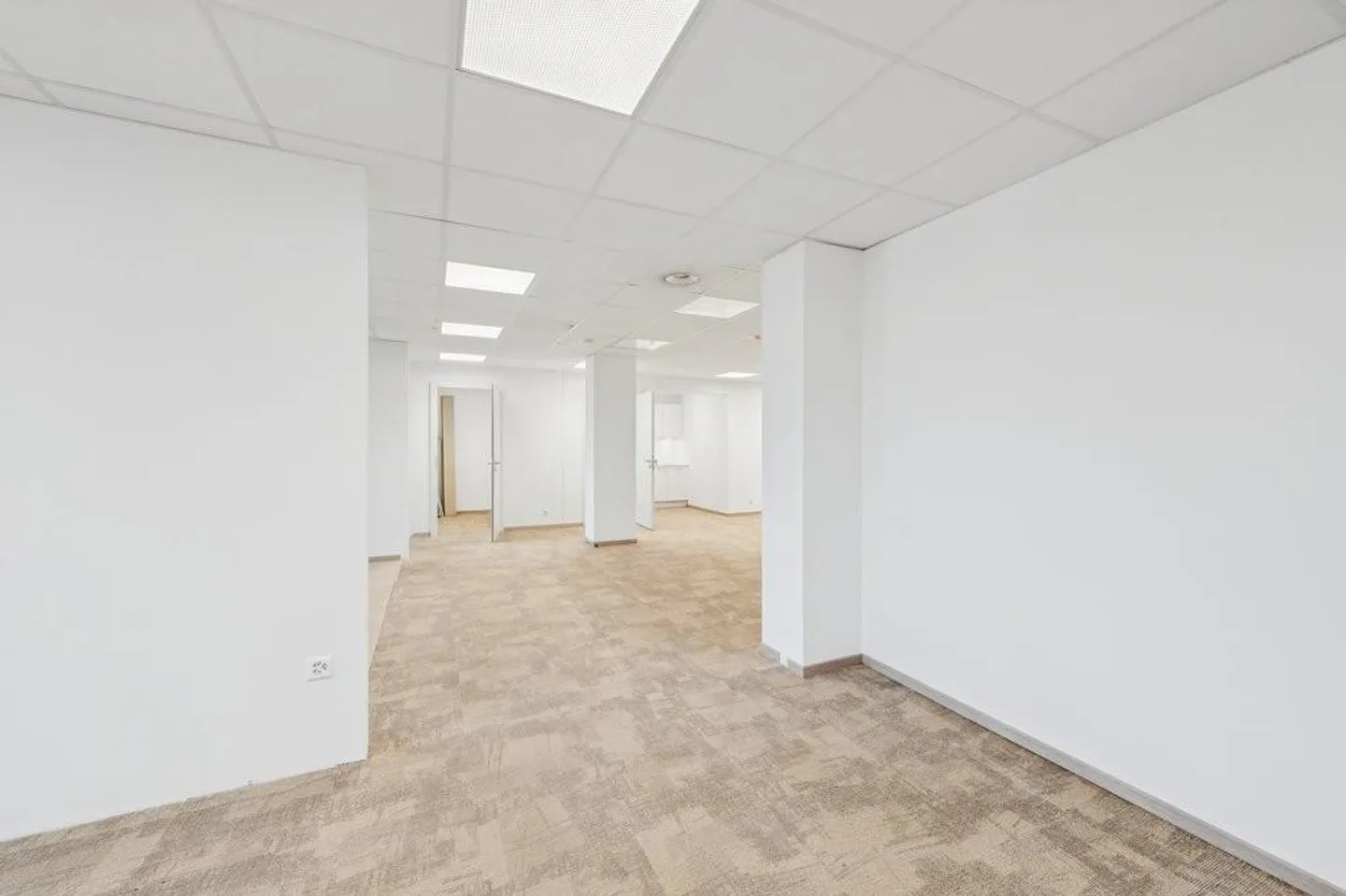 Surface de bureaux dans immeuble historique - Photo 8 sur 11