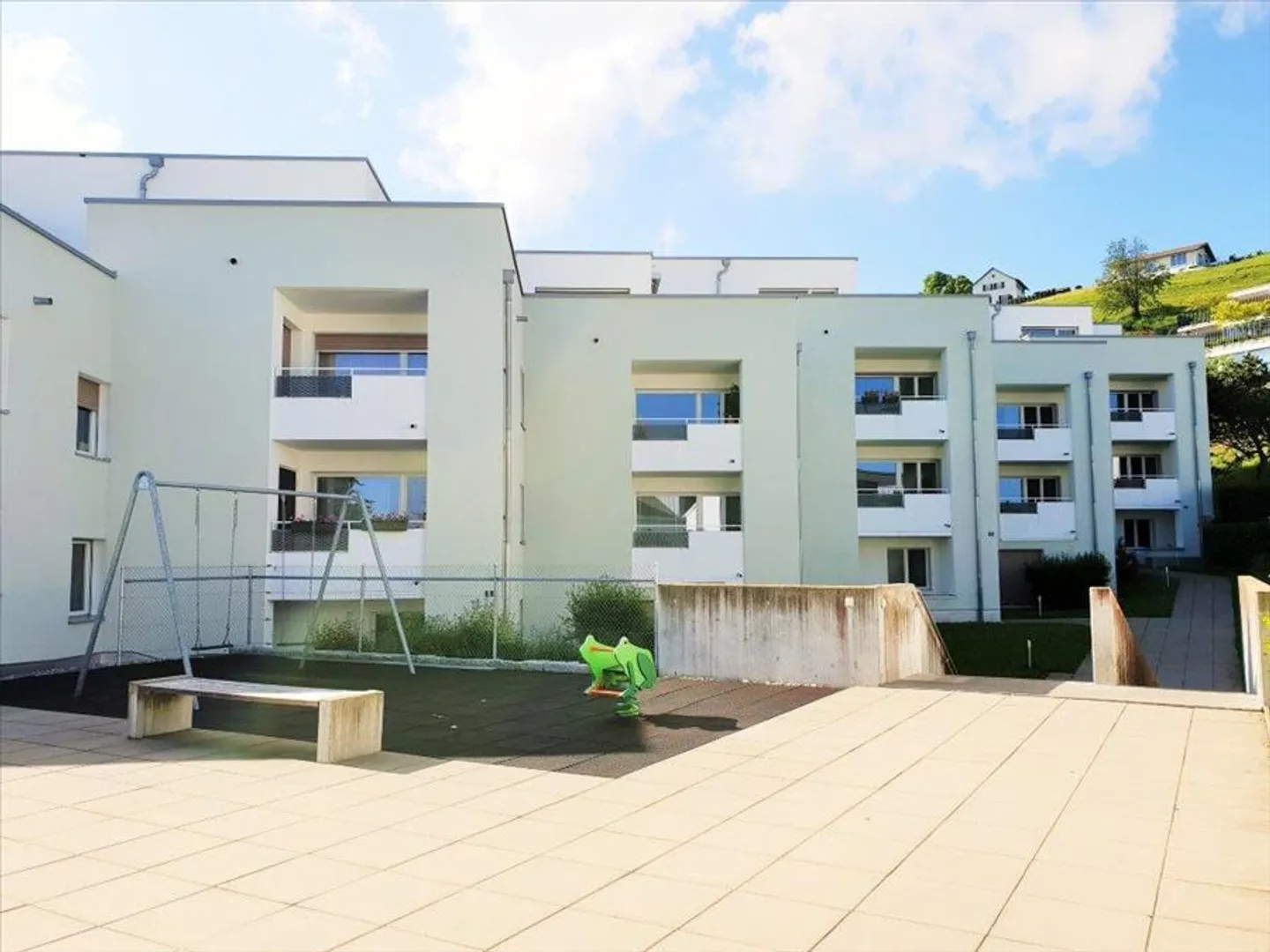 Appartamento moderno con terrazza - Foto 1 di 8