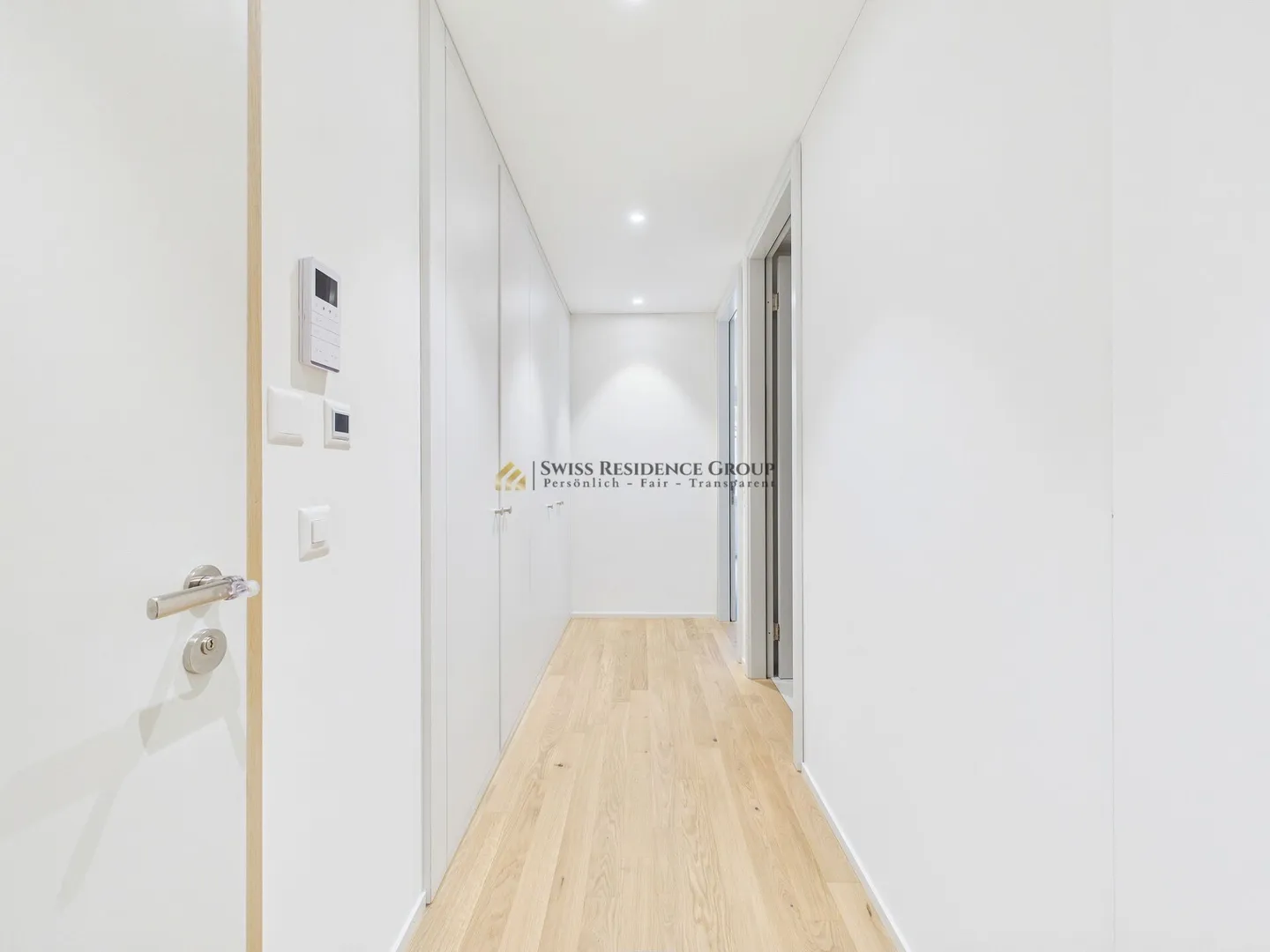 Luminoso appartamento da sogno di 3,5 locali con balcone a Cham - Foto 3 di 19