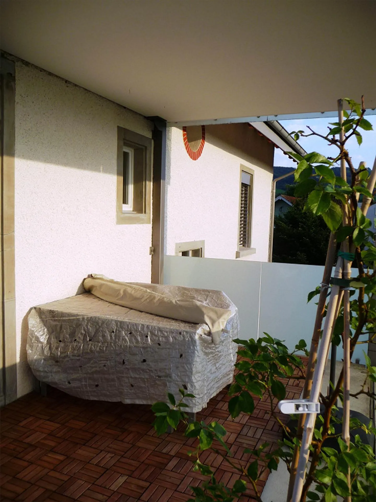 Old building apartment with large balcony - Photo 9 of 9