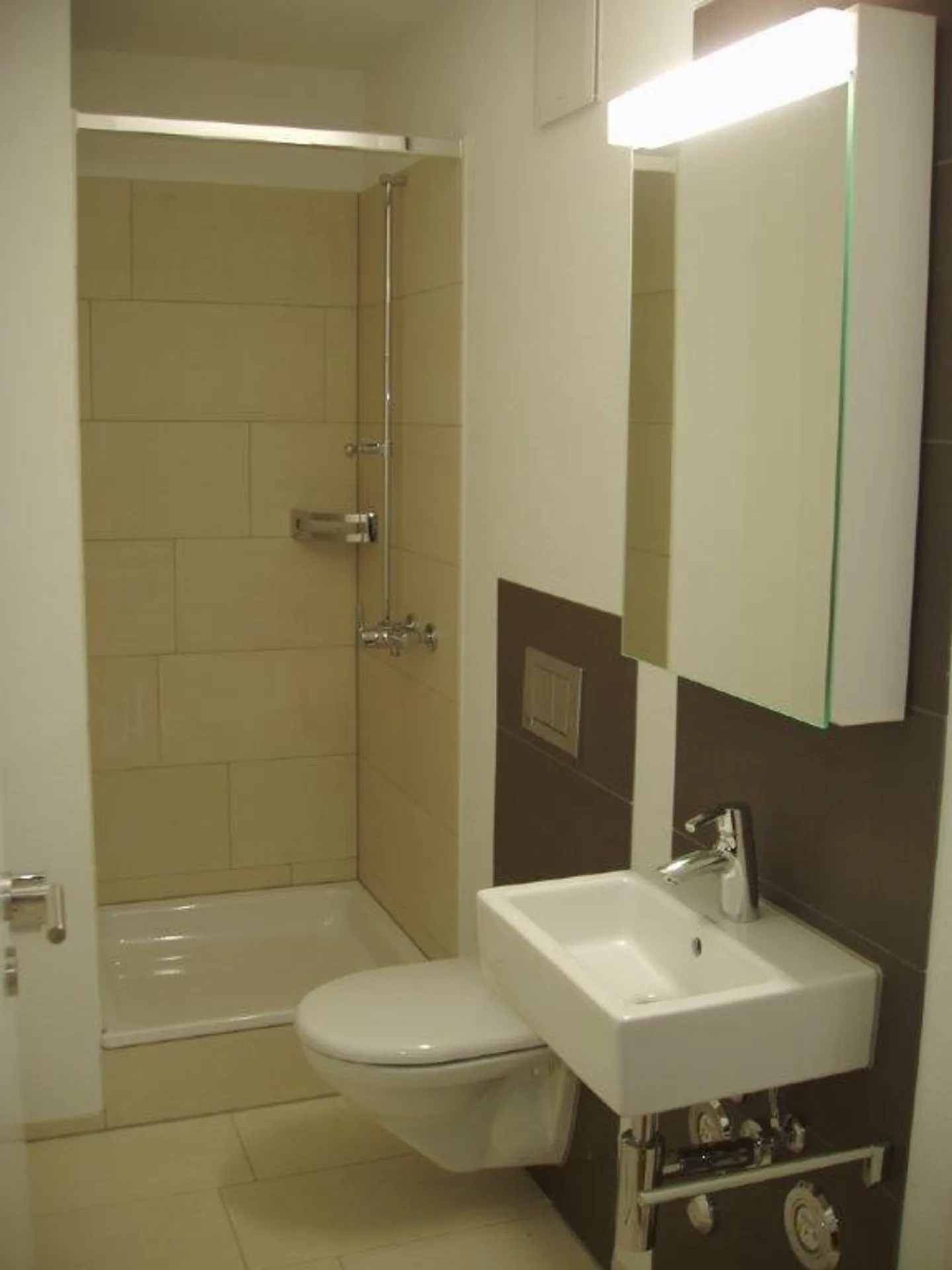 Appartamento moderno con terrazza - Foto 6 di 8