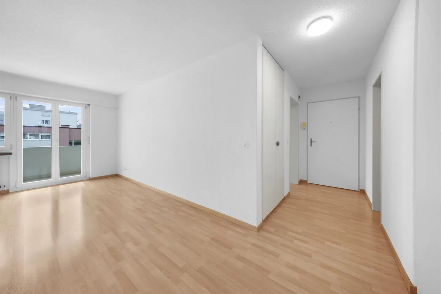 Moderne 3.5 Zimmerwohnung - Foto 2 von 10