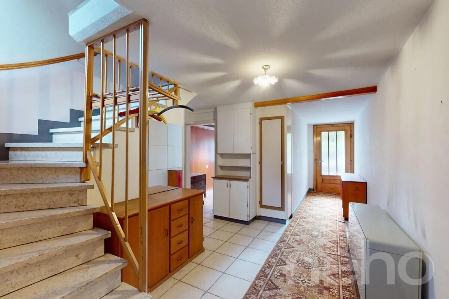Casa unifamiliare con grande potenziale in posizione centrale a Langenbruck - Foto 2 di 13
