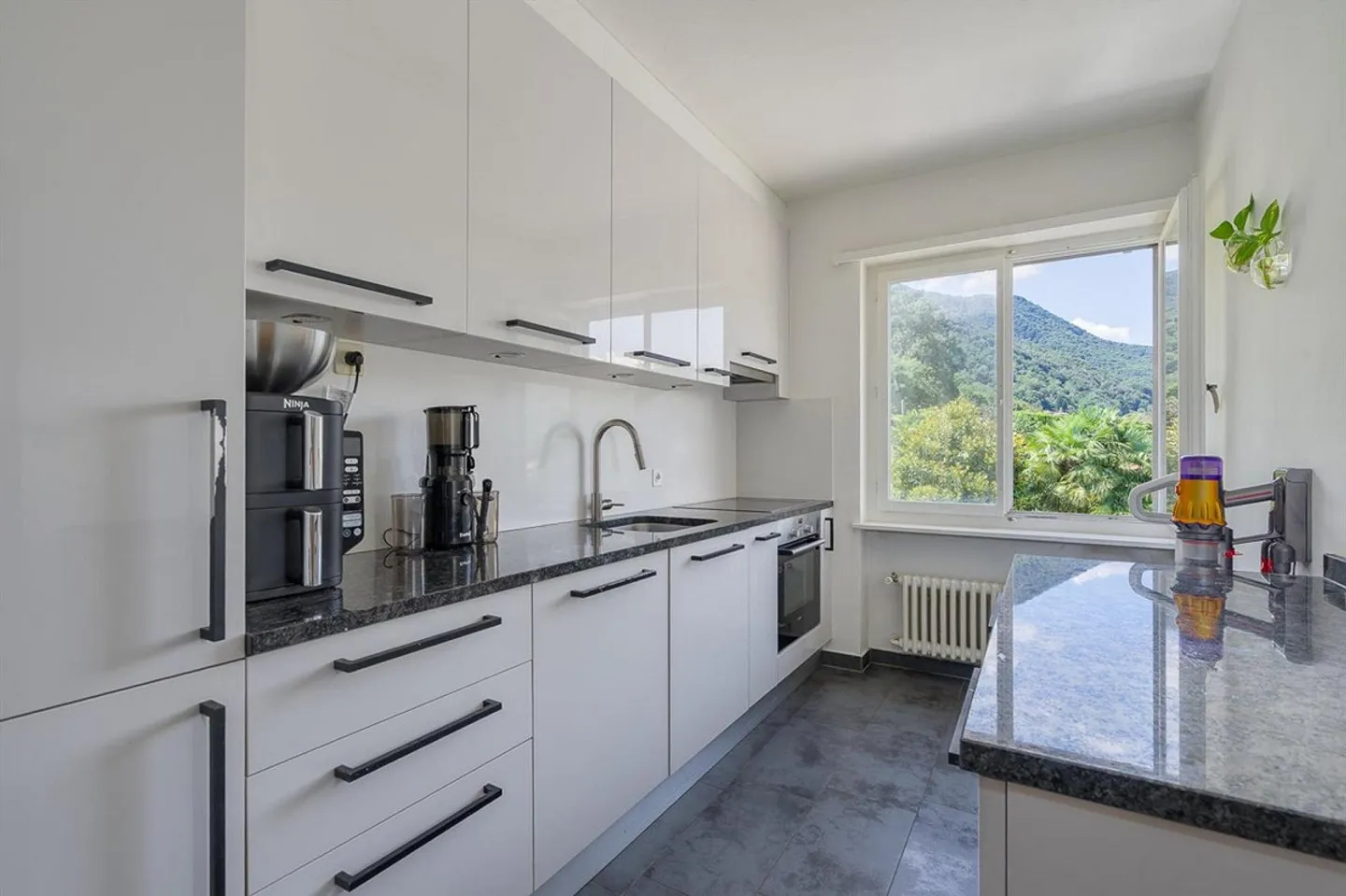 Helle Wohnung mit Balkon und freier Aussicht in Gravesano - Foto 7 von 9