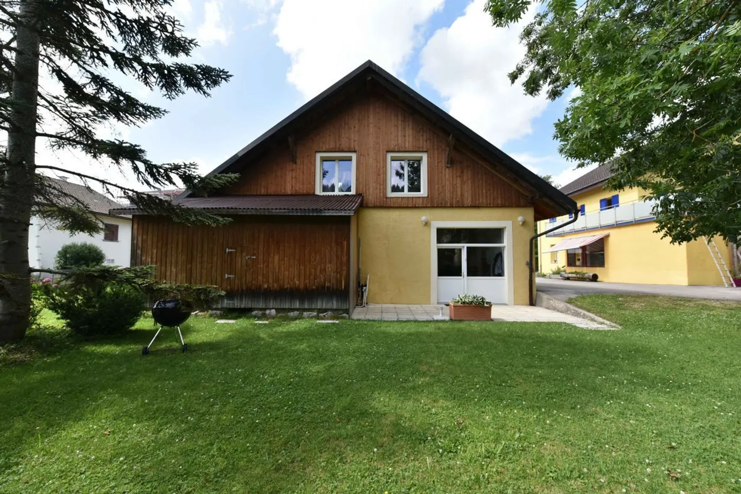A charming family home in Verrières - Photo 2 of 10
