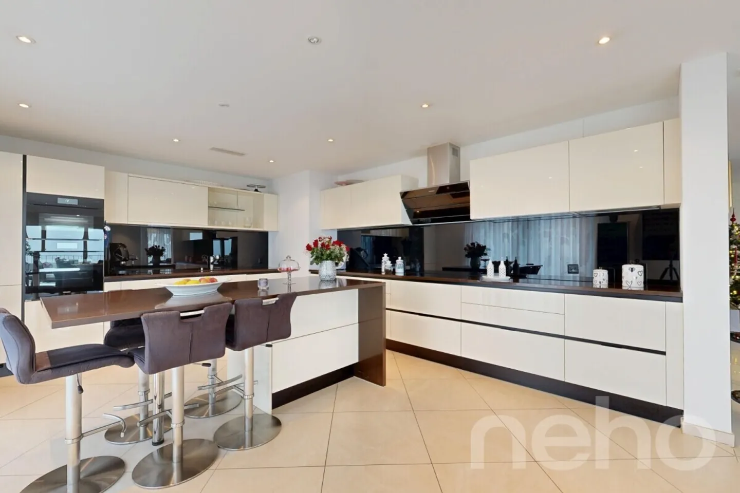 Family Oasis in Adligenswil - close to the city, quiet, high quality - Photo 2 of 12