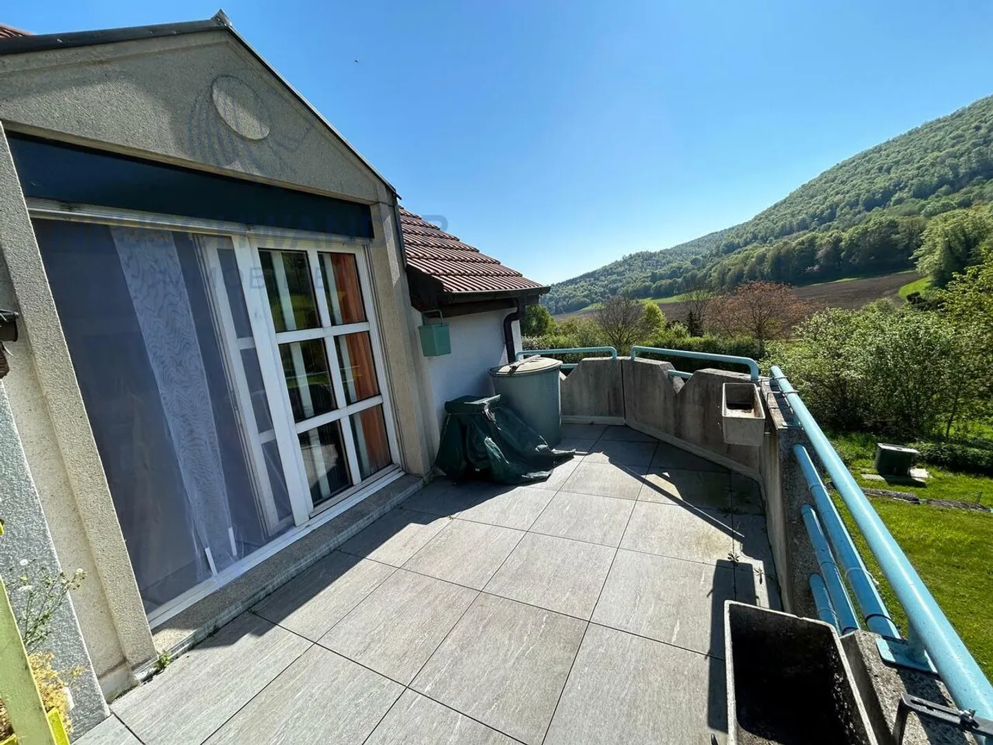 5,5-Zimmer-Wohnung, ruhig, hell mit Blick auf die Landschaft - Foto 5 von 16