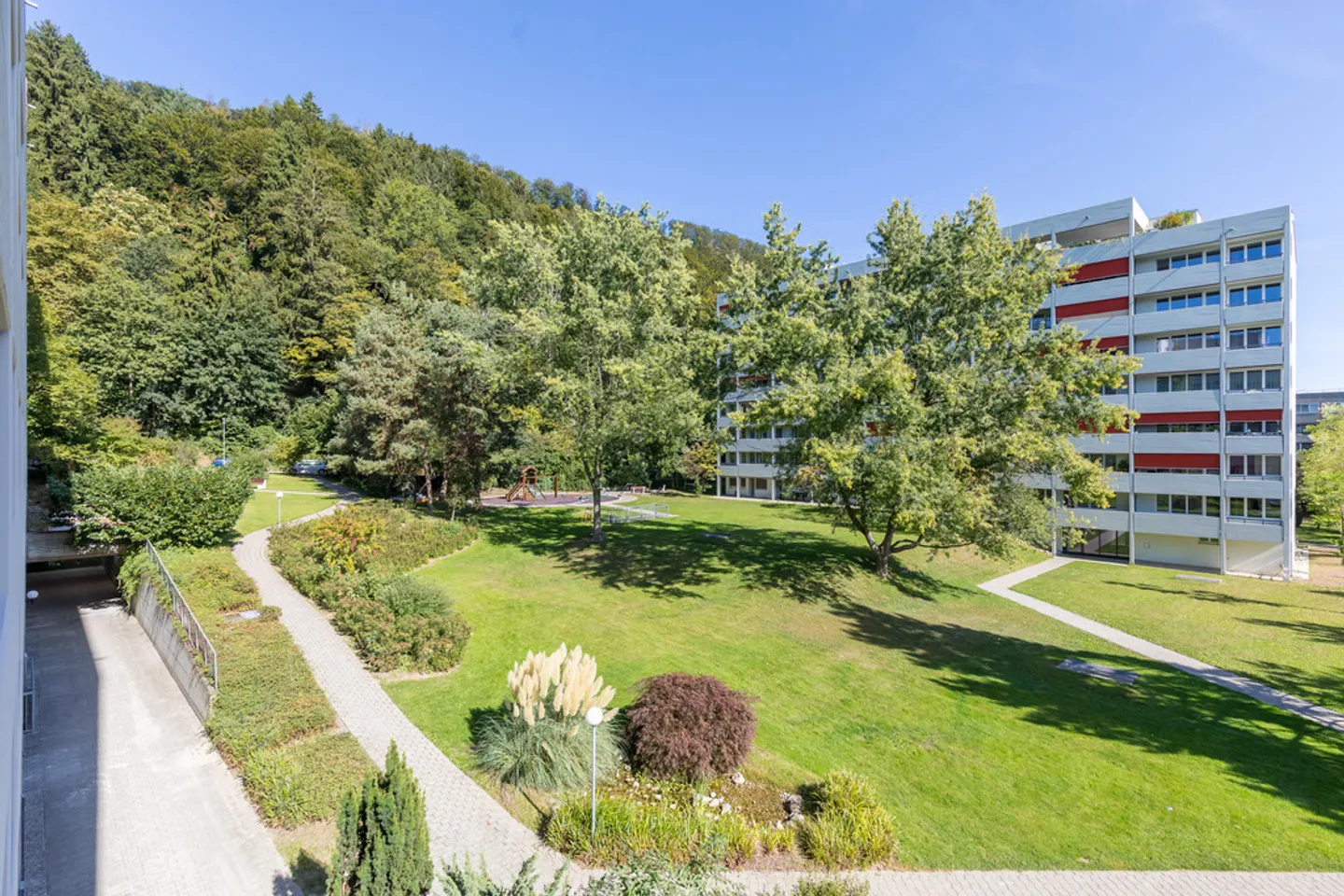 3.5 ZIMMERWOHNUNG AN RUHIGER LAGE ZU VERMIETEN - Foto 1 von 8