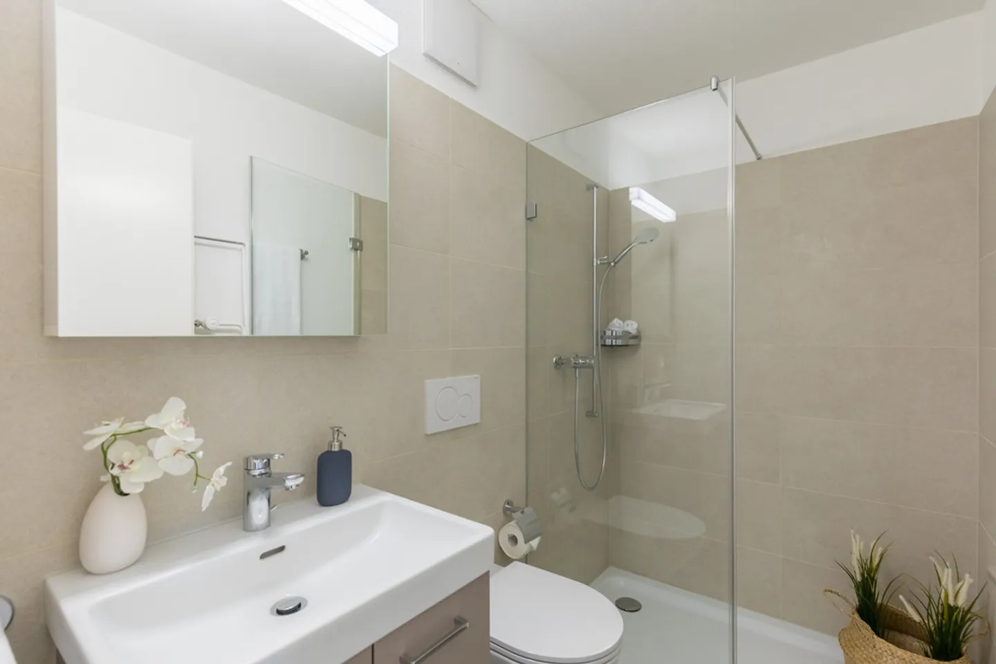 3.5 ZIMMERWOHNUNG AN RUHIGER LAGE ZU VERMIETEN - Foto 4 von 8